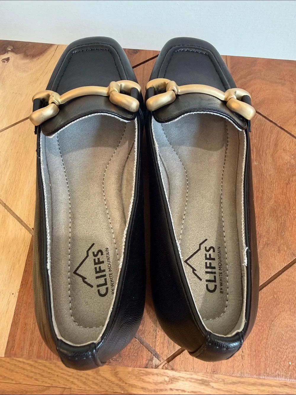 NWOT Cliffs by WHITE MOUNTAIN Black Loafers with Matte Gold Horsebit, 6 1/2